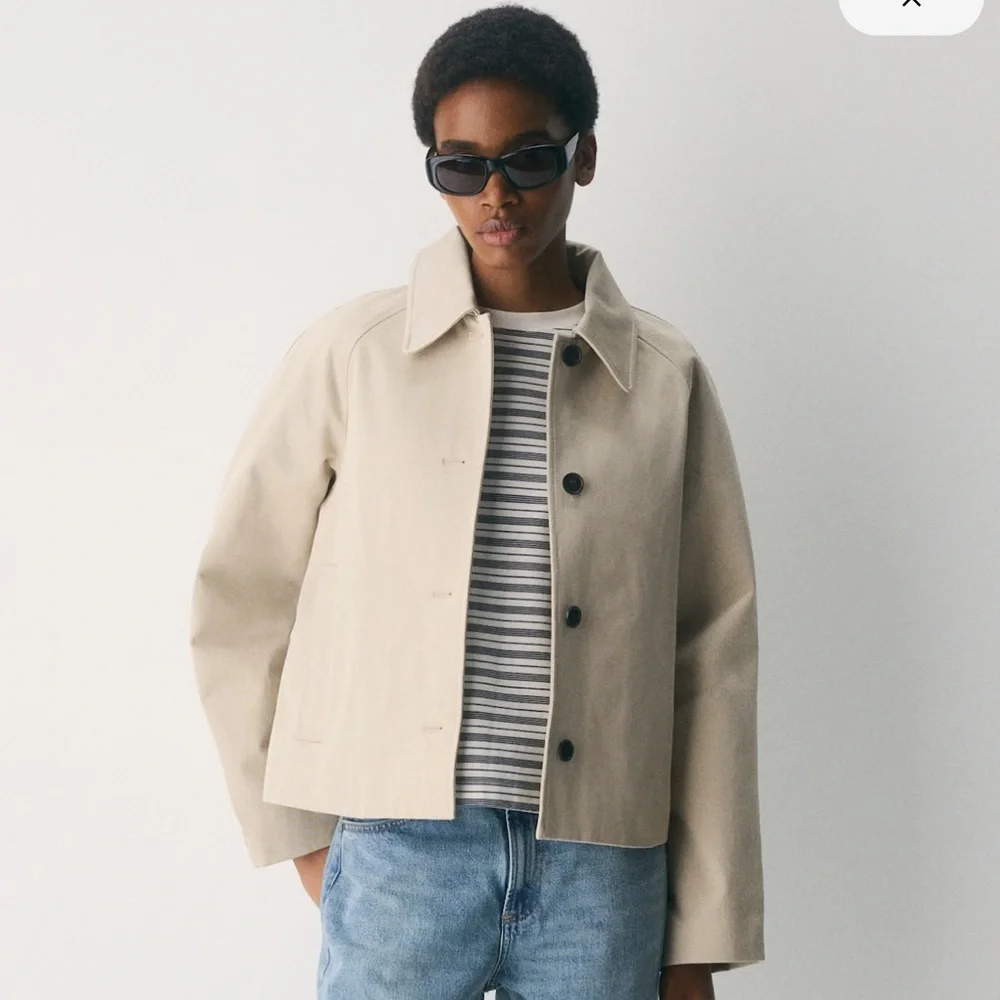 The Regent Short Trench Coat - Picture 2 of 3